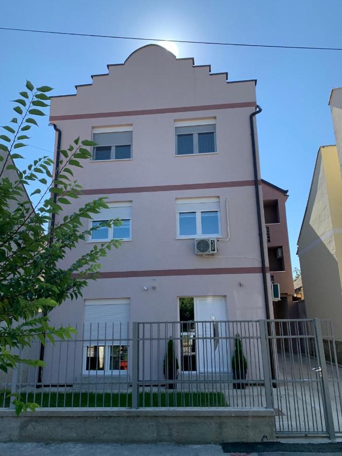 Apartman Hana Сомбор Экстерьер фото